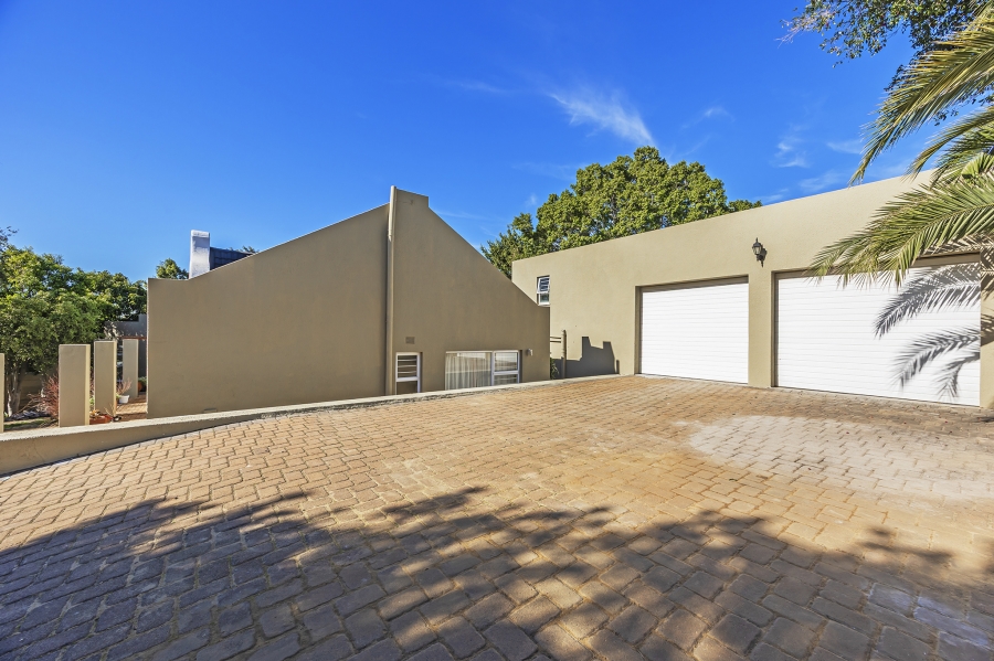6 Bedroom Property for Sale in Door De Kraal Western Cape
